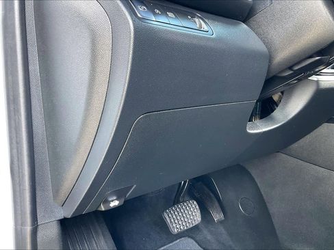Used 2026 Chevrolet Equinox LT w/ Convenience Package II FWD image 36