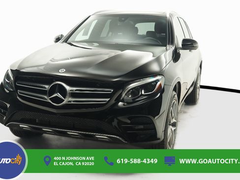 Used 2019 Mercedes-Benz GLC 300 4MATIC image 1