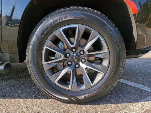 Used 2021 Chevrolet Tahoe Z71 w/ Luxury Package image 11