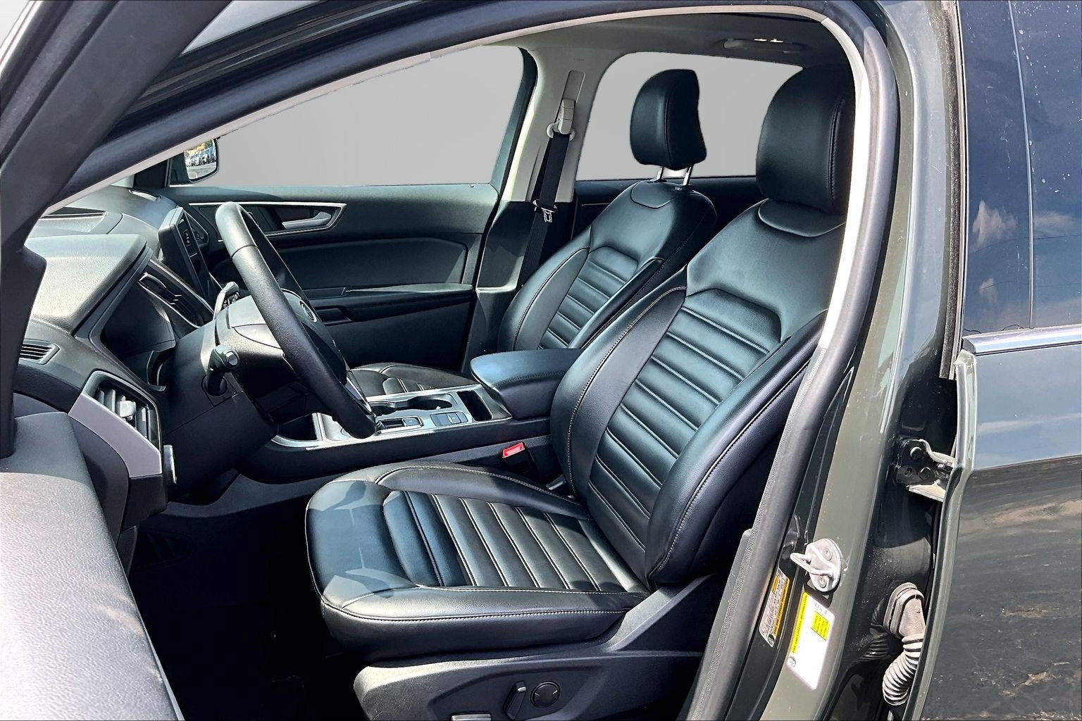 Used 2024 Ford Edge SEL AWD/4WD image 16
