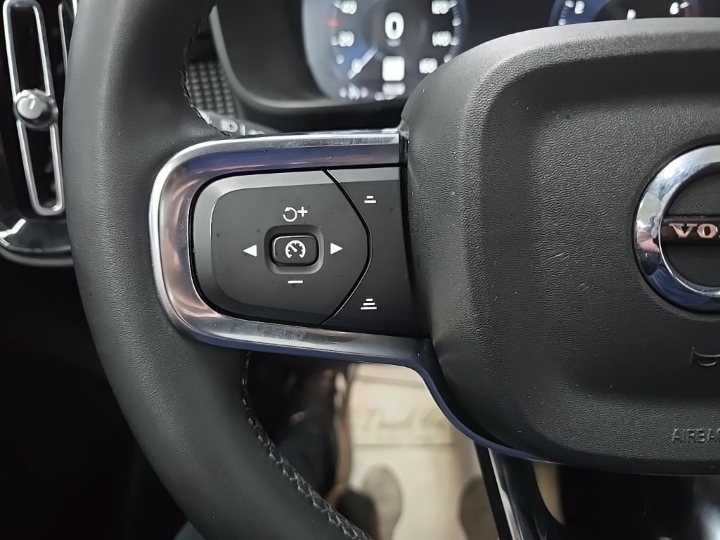 Used 2022 Volvo XC40 T5 R-Design w/ Climate Package AWD/4WD image 21