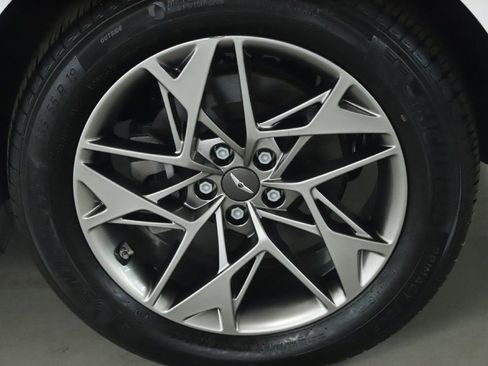 Used 2022 Genesis GV70 2.5T w/ Advanced Package image 40