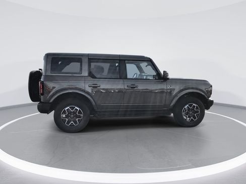 Used 2025 Ford Bronco Outer Banks image 9