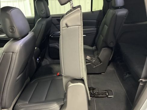 Used 2026 Chevrolet Traverse LT AWD/4WD image 31
