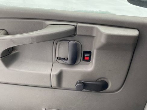 Certified 2012 GMC Savana 2500 image 11