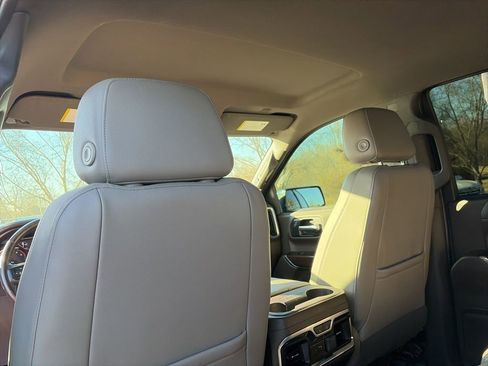 Used 2019 GMC Sierra 1500 SLT image 28