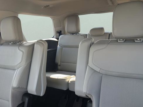 Certified 2025 Ford Expedition Platinum image 11