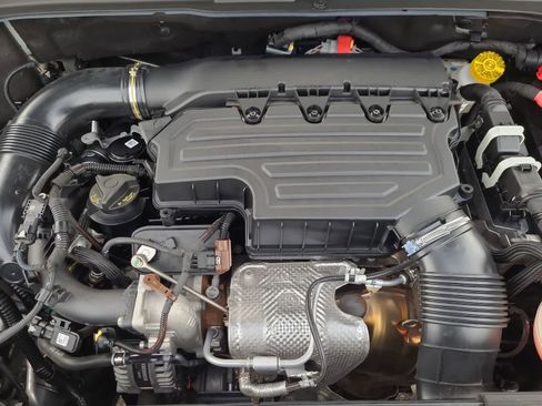 Certified 2023 Jeep Renegade Altitude w/ Sun/Sound Group image 17