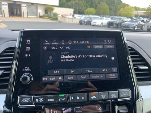Used 2018 Honda Odyssey EX-L image 23