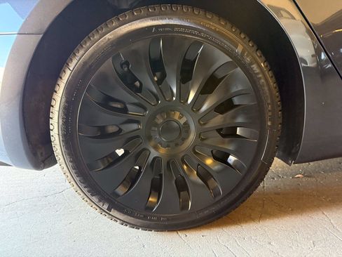 Used 2024 Tesla Model 3 Long Range AWD/4WD image 35