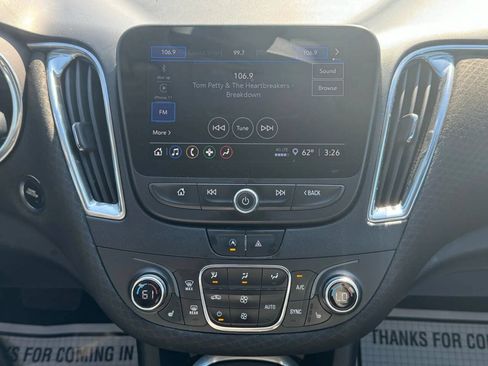 Used 2021 Chevrolet Malibu LT FWD image 25
