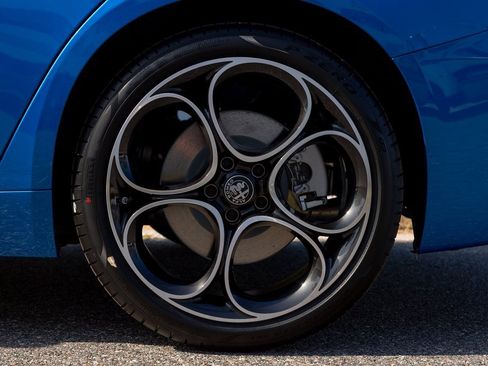 New 2025 Alfa Romeo Giulia w/ Driving Assist Package image 12