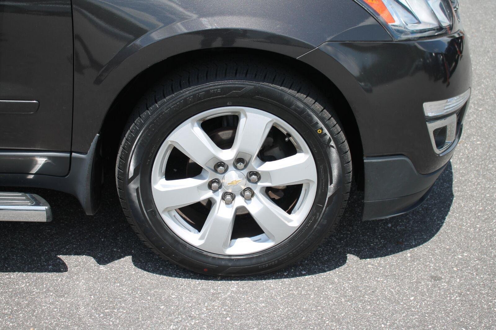Used 2016 Chevrolet Traverse LT w/ Style and Technology Package FWD image 33