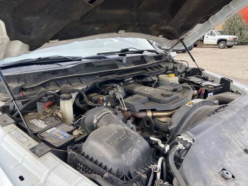 Used 2015 RAM 3500 SLT w/ Cold Weather Group image 15