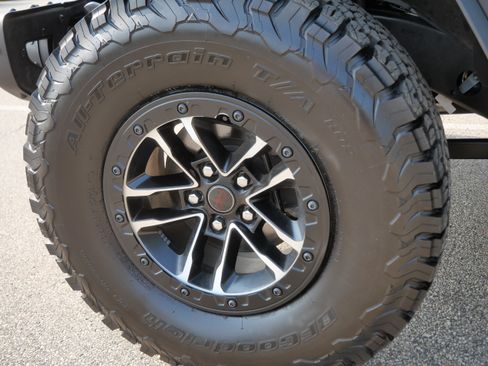 Used 2025 Jeep Wrangler Unlimited Rubicon AWD/4WD image 15