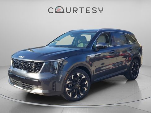Certified 2024 Kia Sorento EX w/ Panoramic Sunroof Package image 1