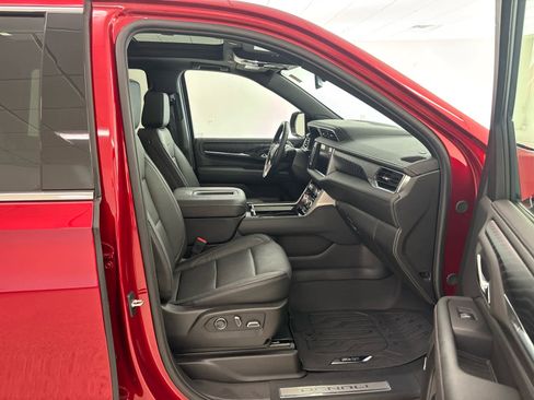 Used 2024 GMC Yukon Denali w/ LPO, Floor Liner Package image 17