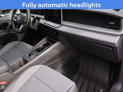 New 2026 Volkswagen Tiguan SE AWD/4WD image 11