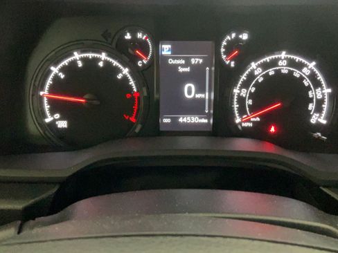Used 2020 Toyota 4Runner SR5 Premium w/ Moonroof Package AWD/4WD image 10