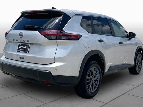 Used 2024 Nissan Rogue S FWD image 13