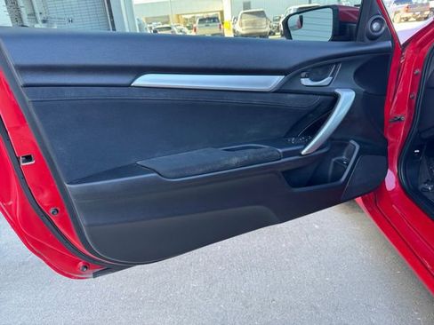 Used 2020 Honda Civic EX image 4