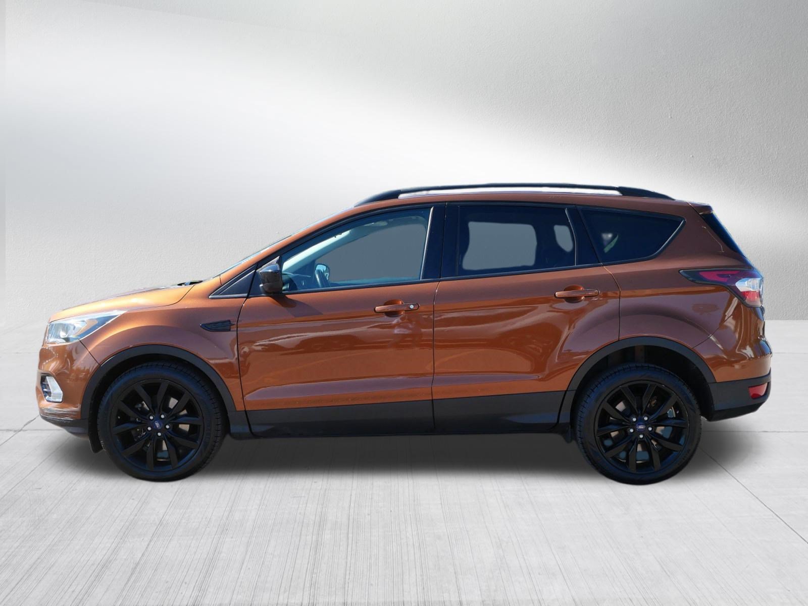 Used 2017 Ford Escape SE w/ Equipment Group 201A AWD/4WD image 4