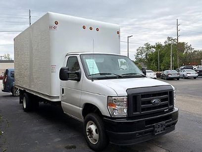 Used 2024 Ford E-450 and Econoline 450 Super Duty w/ Power Windows & Locks Group