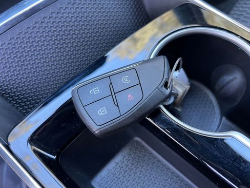 Used 2025 Chevrolet Equinox LT image 18