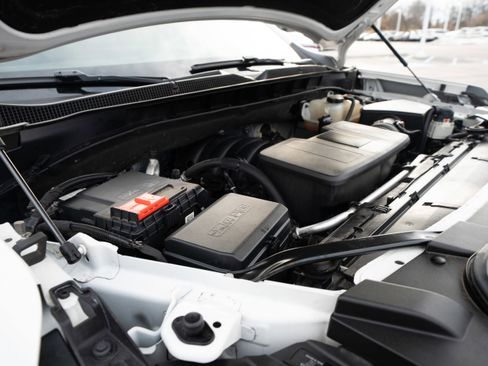 Used 2021 Chevrolet Tahoe Z71 w/ Z71 Signature Package image 32