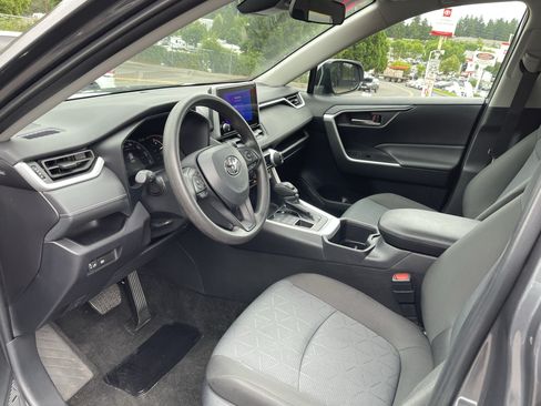 Certified 2025 Toyota RAV4 XLE AWD/4WD image 9