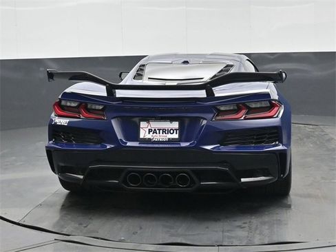 Used 2025 Chevrolet Corvette Z06 w/ Stealth Interior Trim Package image 5