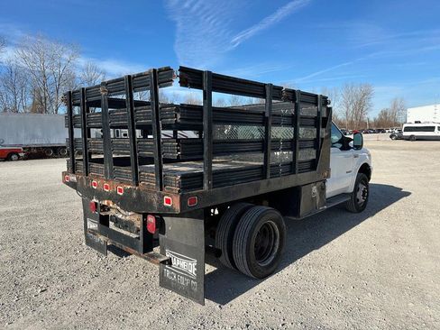 Used 2004 Ford F450 2WD Regular Cab Super Duty image 3