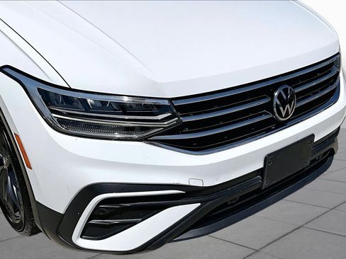 Used 2022 Volkswagen Tiguan SE FWD image 30