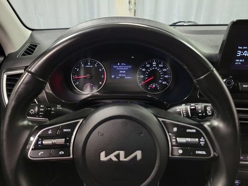 Used 2023 Kia Seltos EX AWD/4WD image 15