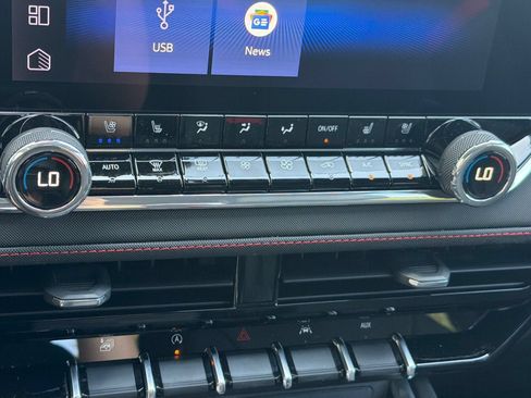 New 2026 Chevrolet Colorado Z71 w/ Technology Package AWD/4WD image 17