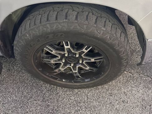 Used 2016 RAM 1500 Big Horn image 9