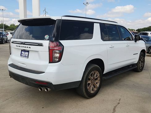 Used 2022 Chevrolet Suburban Z71 w/ Z71 Off-Road Package AWD/4WD image 3