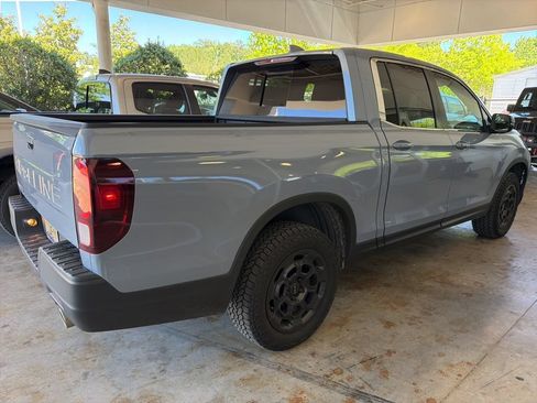 Used 2025 Honda Ridgeline RTL+ image 3
