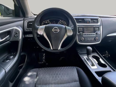 Used 2018 Nissan Altima 2.5 S w/ S Convenience Package FWD image 6