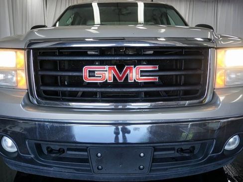 Used 2008 GMC Sierra 1500 SLE w/ Pro Grade Edition image 3