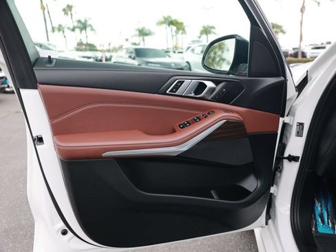 Used 2024 BMW X5 sDrive40i w/ M Sport Package RWD image 16