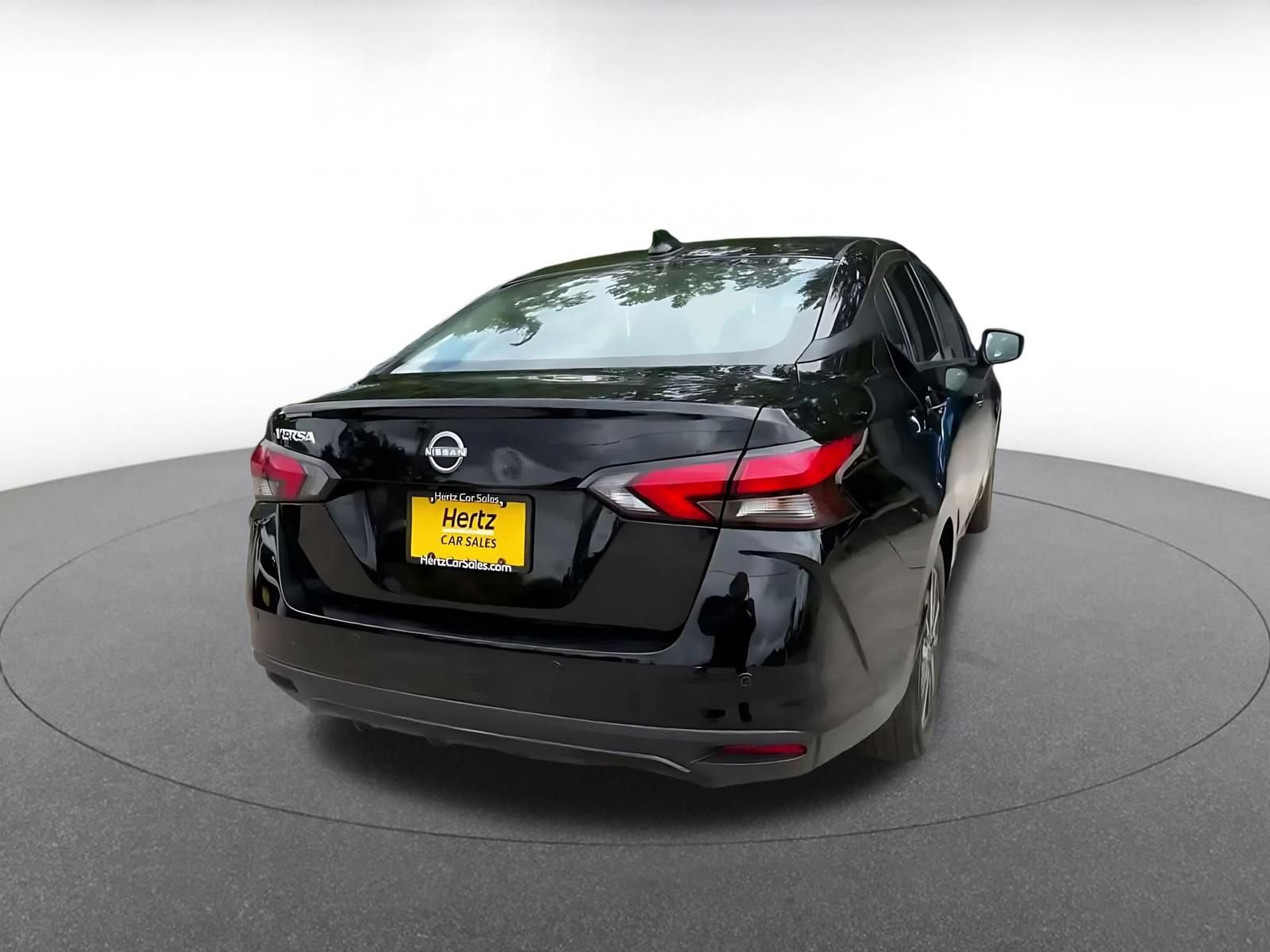 Used 2025 Nissan Versa SV FWD image 14