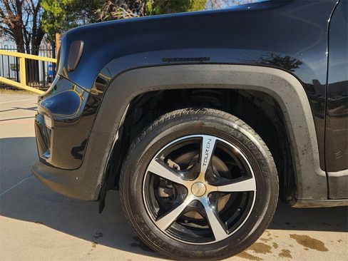 Used 2020 Jeep Renegade Sport w/ Sport Appearance Group image 9