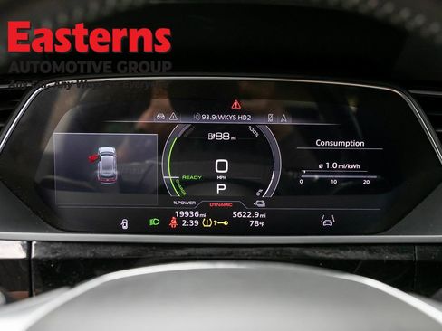 Used 2021 Audi e-tron Premium w/ Convenience Plus Package AWD/4WD image 18