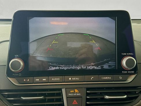 Used 2025 Nissan Altima 2.5 SV FWD image 16