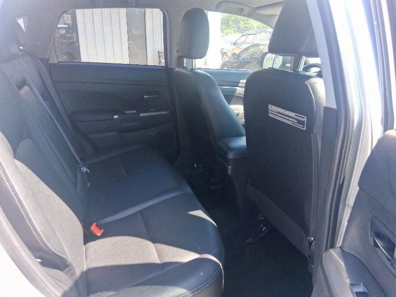 Used 2018 Mitsubishi Outlander Sport SEL FWD image 20