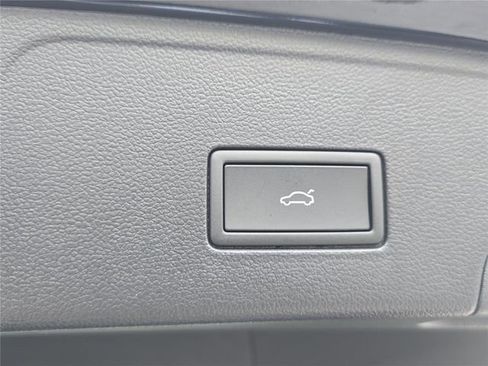 New 2026 Volkswagen Atlas Cross Sport SE image 30