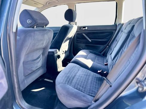 Used 2003 Volkswagen Passat GL FWD image 18