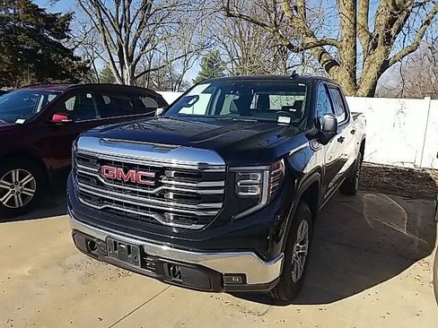 Certified 2025 GMC Sierra 1500 SLT image 8