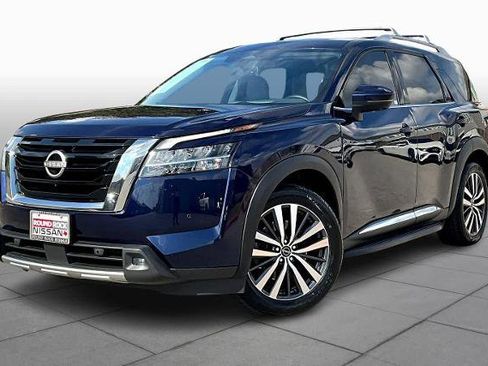 Certified 2022 Nissan Pathfinder Platinum w/ Lighting Package (N93) image 1